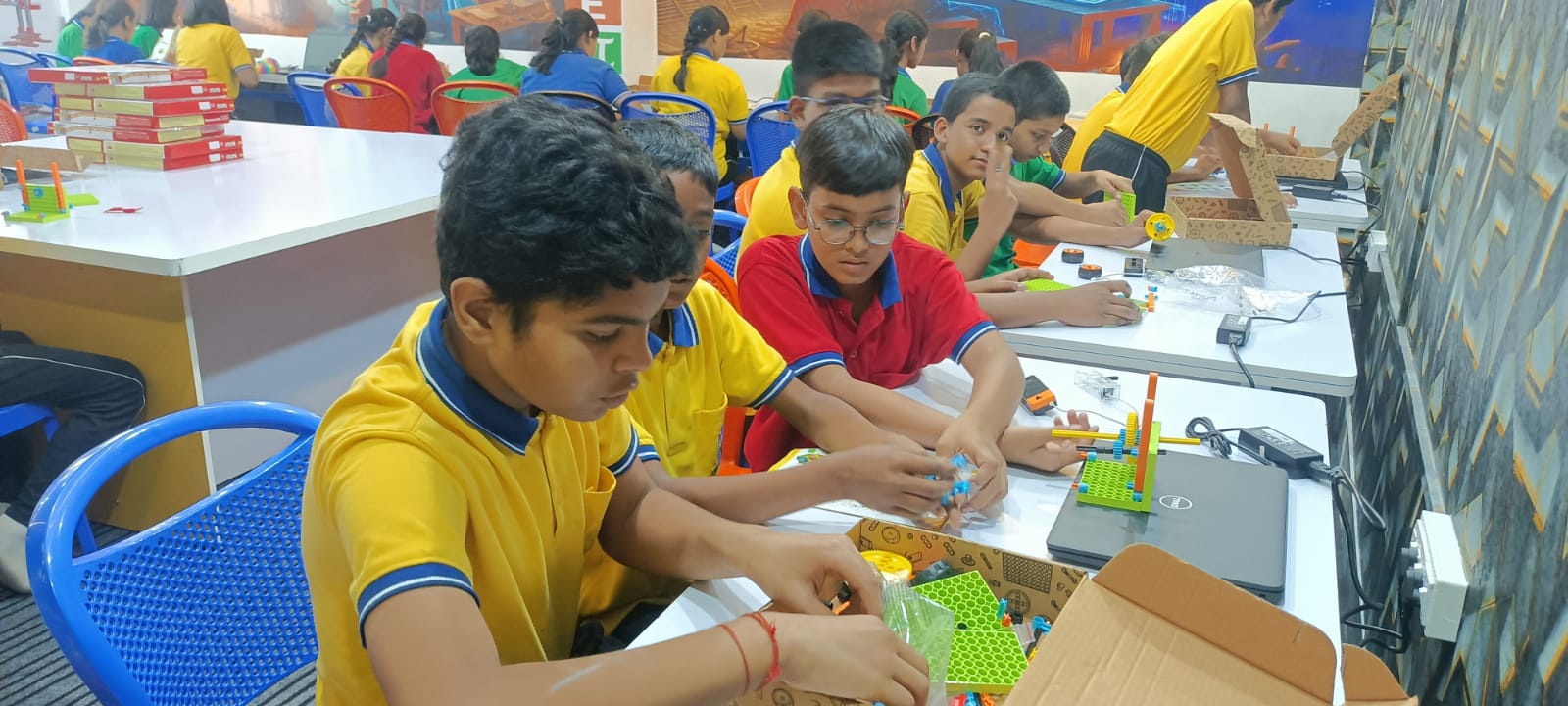 Collaborative Learning in Smart Classes